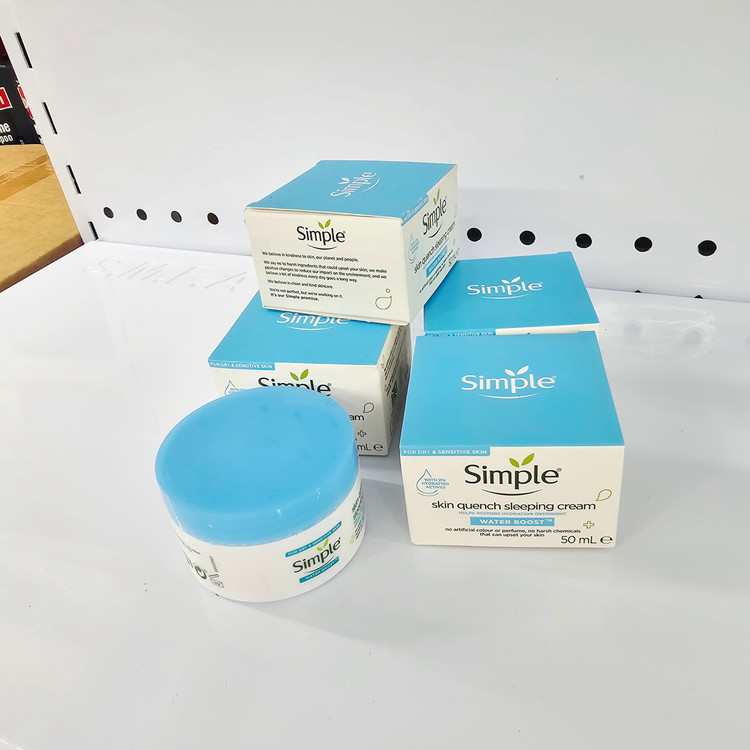 کرم مرطوب کننده و آبرسان شب مدل Water Boost حجم 50میل سیمپل